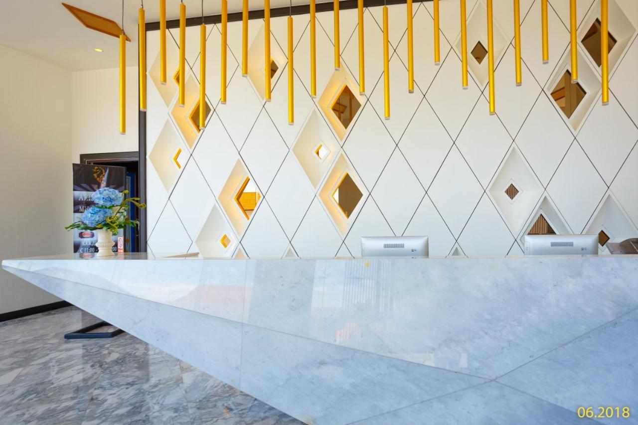 The Aristo Beach By Holy Cow 212 Phuket Exteriör bild