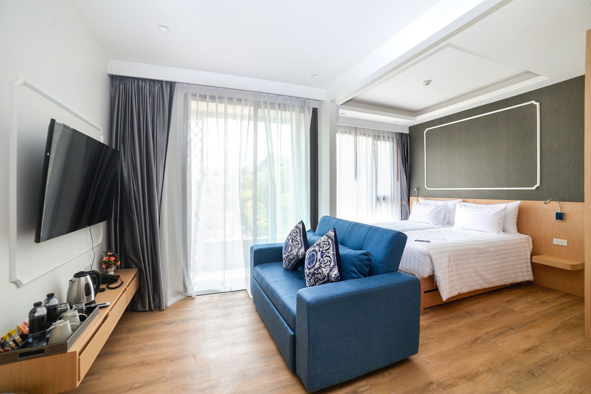 The Aristo Beach By Holy Cow 212 Phuket Exteriör bild